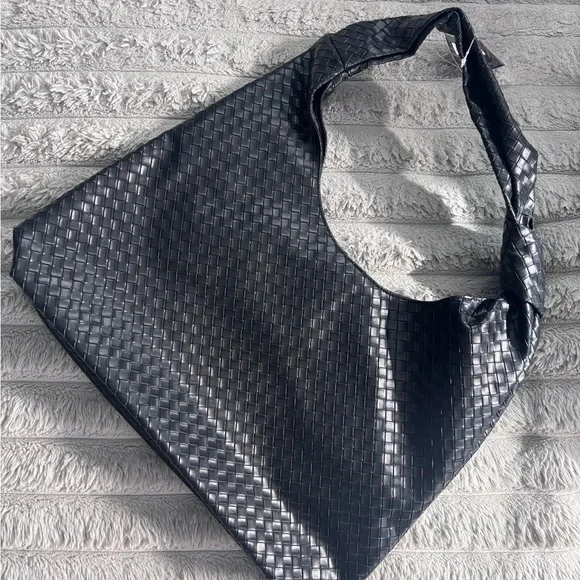 Black Woven Shoulder Bag - Picture 3 of 5